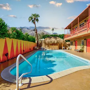 https://tiki-hotel.palm-springs-ca-hotels.com