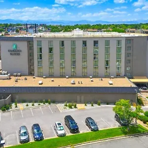 Hotel Embassy By Hilton Tech Center North